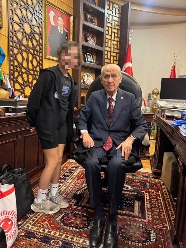 Devlet Bahçeli Dimdik Görevinin Başında