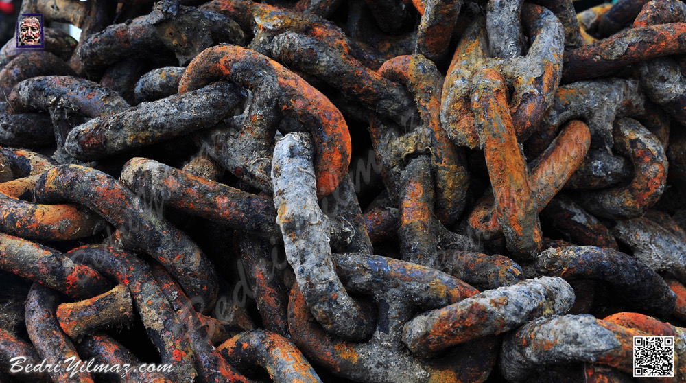 Kır Paslı Zincirlerini