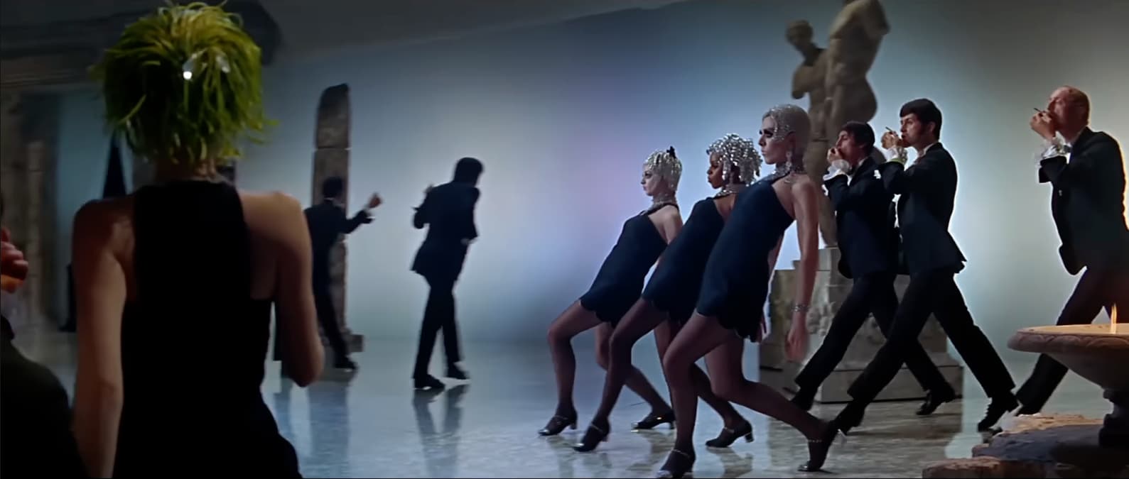 The Aloof, The Heavyweight, The Big Finish - Sweet Charity - (1969)