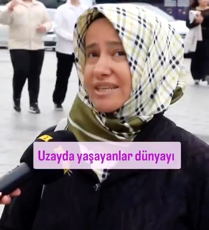 Türkiye'den İnsan Manzaraları – Uzaylı Uzmanı Kadın