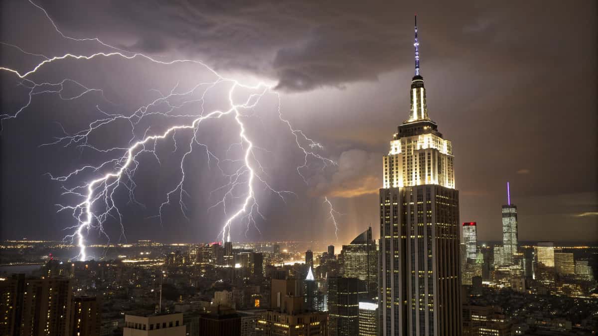 Yıldırım Aynı Yere İki Kez Düşmez