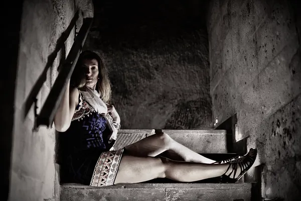 Monochrome - Gizem