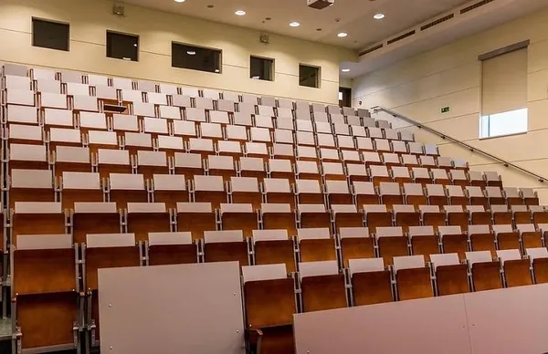 2 Milyon Öğrenci Üniversiteyi Bıraktı