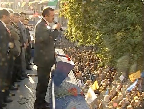 3 Kasım 2002 Milletvekili Seçimleri AK Parti Kırşehir Mitingi’nde Sayın Recep Tayyip Erdoğan’ın Sağlık ile İlgili Vaatleri