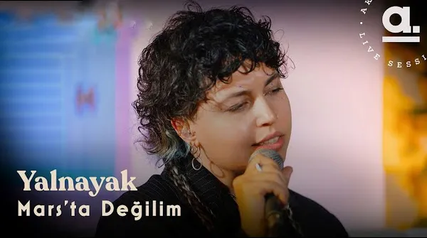 Mars'ta Değilim - Yalnayak (2021)