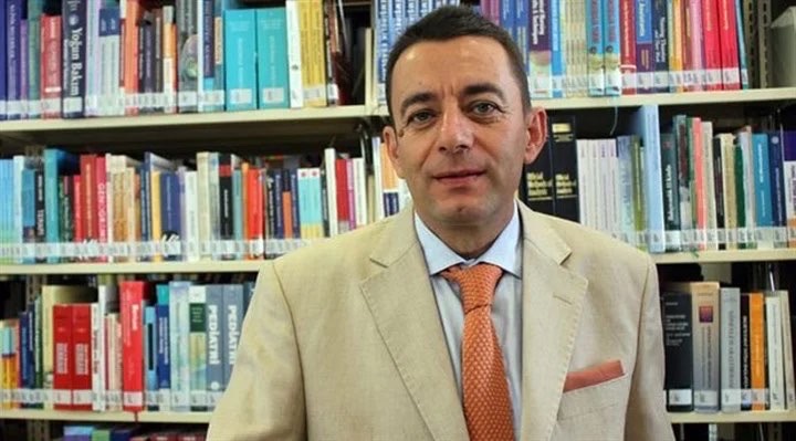 Türkiye'den İnsan Manzaraları – Cahile Güvenen Profesör